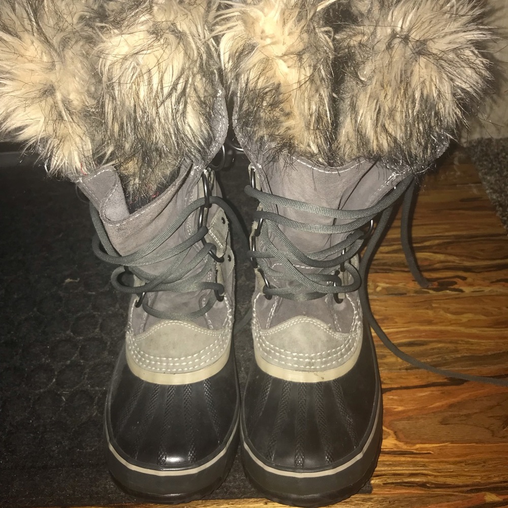 Sorel boots - Picture 2 of 5